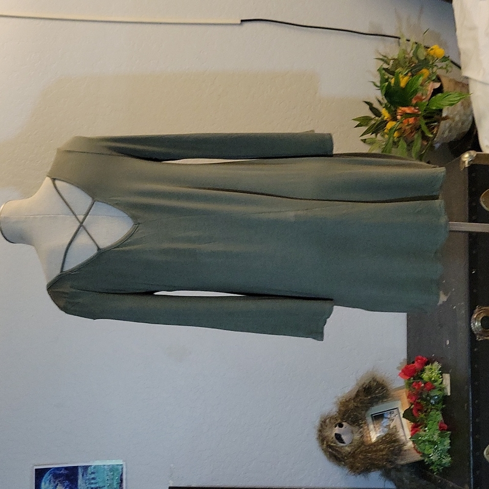 VANITY ROOM Super Stretchy V Neck/Back Strappy Olive Dress M - Picture 6 of 10